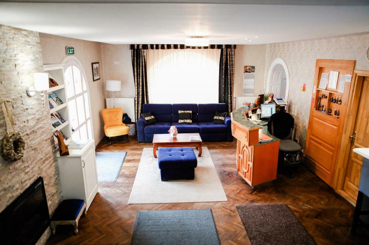 Zenit Panzio Bed & Breakfast Мисколк Екстериор снимка